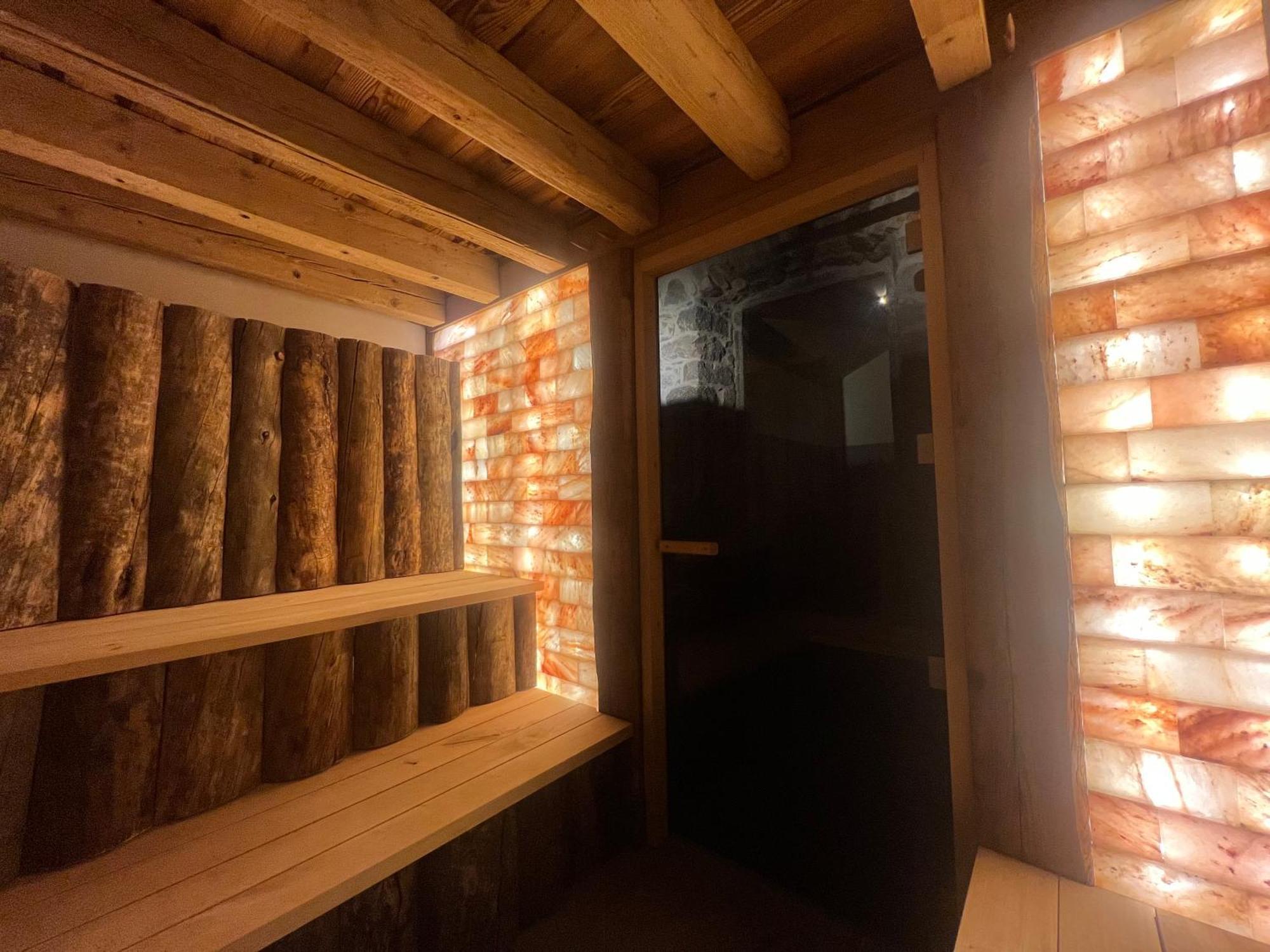 Roche Des Ducs Avec Piscine Toute L'annee, Spa, Sauna, Hammam Rochesson